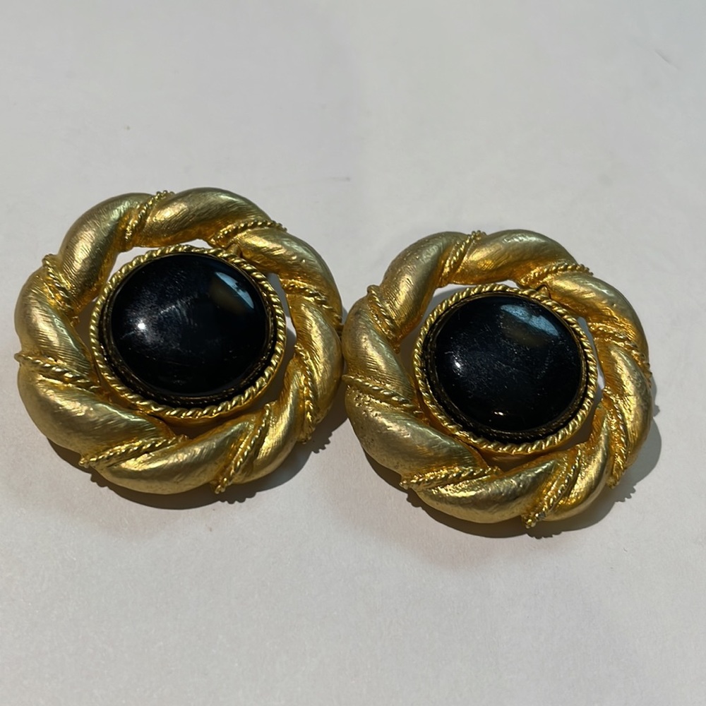 Vintage  Gold Plated   Large 2 in 1 Reversable  Pearl / Black  Clip-on  Earrings